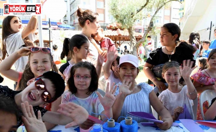 Kuşadası’nda çocuklar karne sevincini erken yaşadı