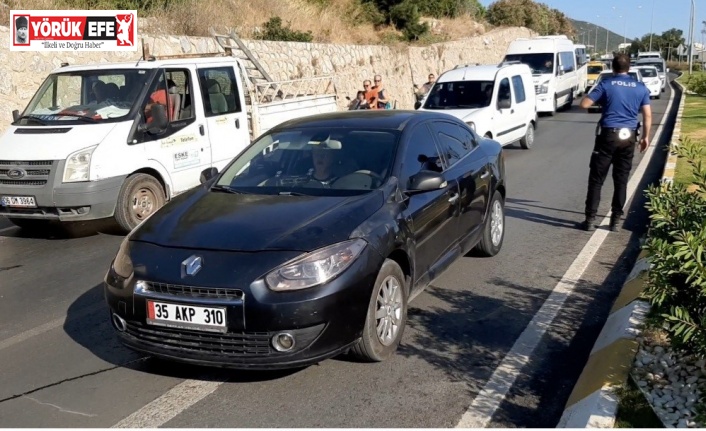 Çakarlı araç trafikten men edildi