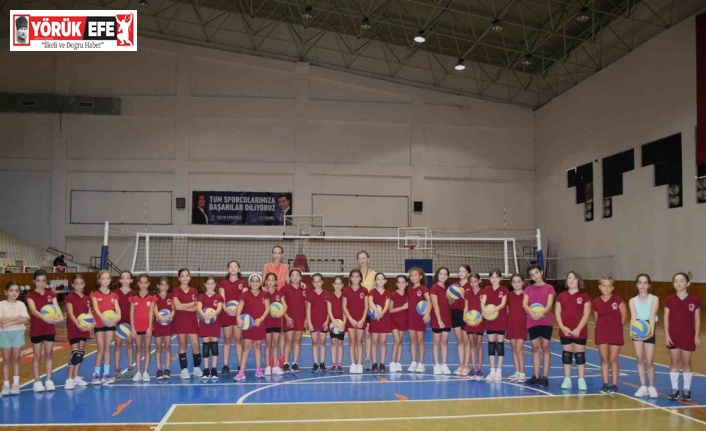 Kuşadalı çocuklar belediyenin ücretsiz spor okullarında eğitim görüyor