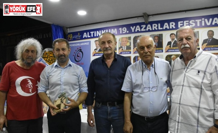 Altınkum Yazarlar Festivali usta kalemleri ağırlamaya devam ediyor
