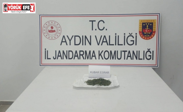 At arabasında uyuşturucu ele geçirildi