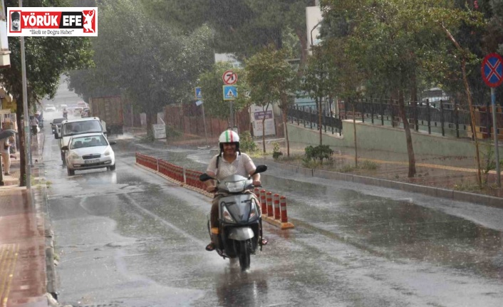 Aydın’da sağanak yağış vatandaşları serinletti
