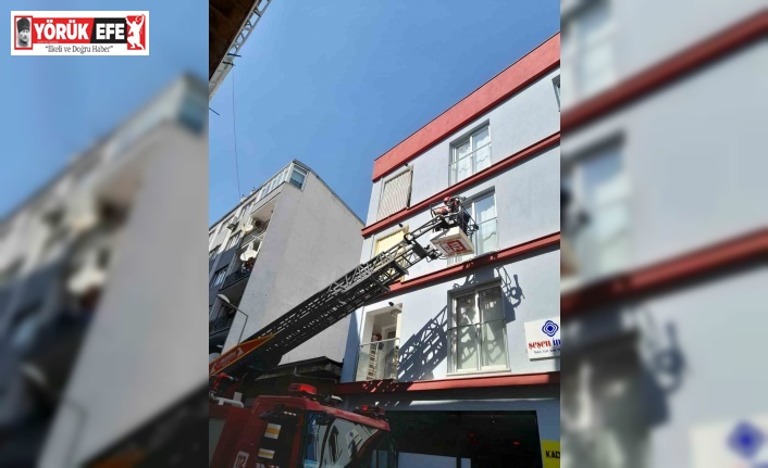İtfaiye ekipleri, sıkışan kumru yavrusu için seferber oldu