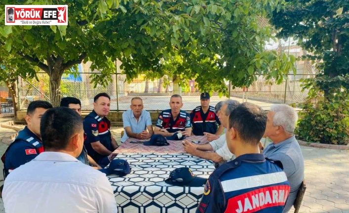 Jandarma esnaf ve vatandaşları bilgilendirdi