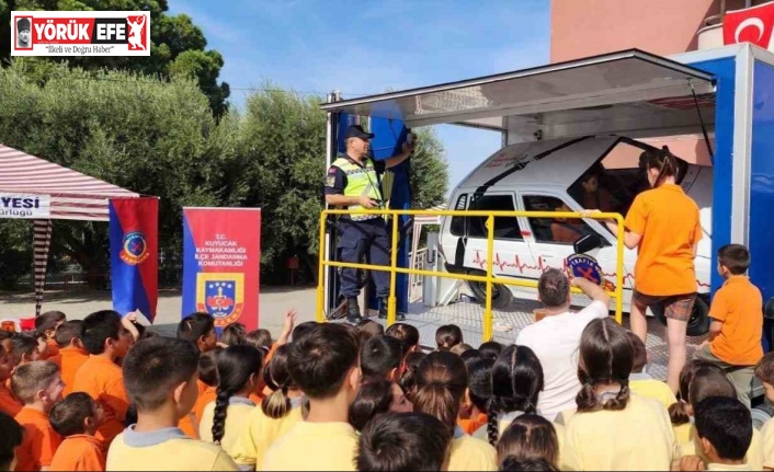 Jandarma öğrencilere emniyet kemerinin önemini anlattı
