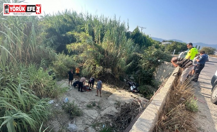 Kuşadası’nda motosiklet dere yatağına uçtu: 2 ağır yaralı