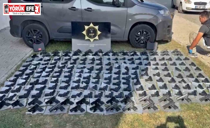 Genç kadınlar 199 adet silahla yakalandı