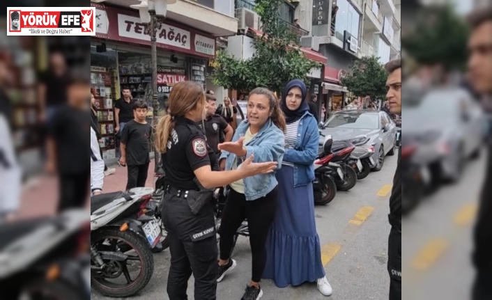 Kasksız yakalanan motosikletli kadın, polisleri çileden çıkardı