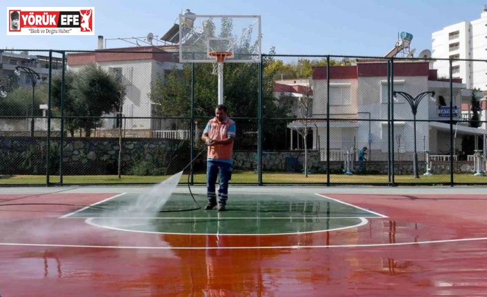 Kuşadası’nda sonbahar temizliği