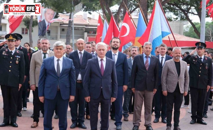 Kuyucak’ta cumhuriyetin 100. yılı kutlamaları çelenk sunma töreni ile başladı