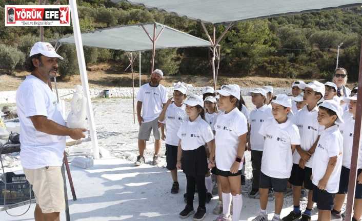 Minik sanatçılar Neopolis’te keyifli vakit geçirdi