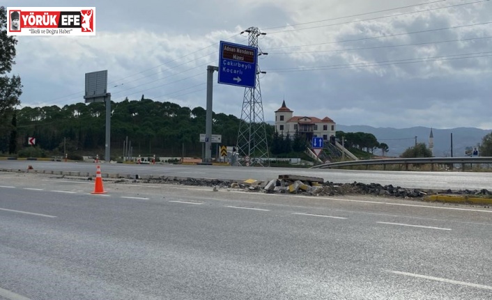 Aydın-Muğla karayolu üzerindeki Koçarlı kavşağı trafiğe kapatıldı