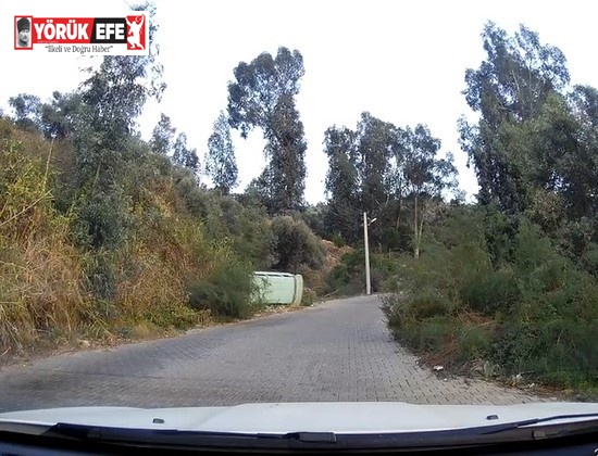 Aydın’da freni tutmayan minibüs devrildi: 3 yaralı