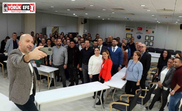 Başkan Arıkan’a belediye personelinden sürpriz doğum günü