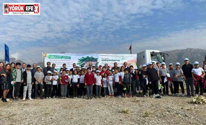 Buharkent’te ağaç fidanları toprakla buluştu