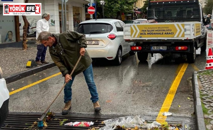 Kuşadası Belediyesi sağanağa karşı sahada