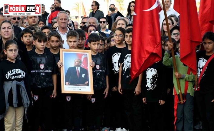 Kuşadası’nda Atatürk törenle anıldı