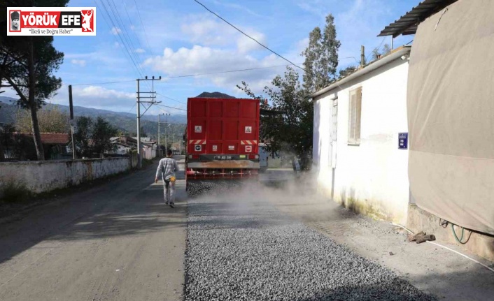 Efeler’deki asfaltlama çalışmaları sürdürüyor