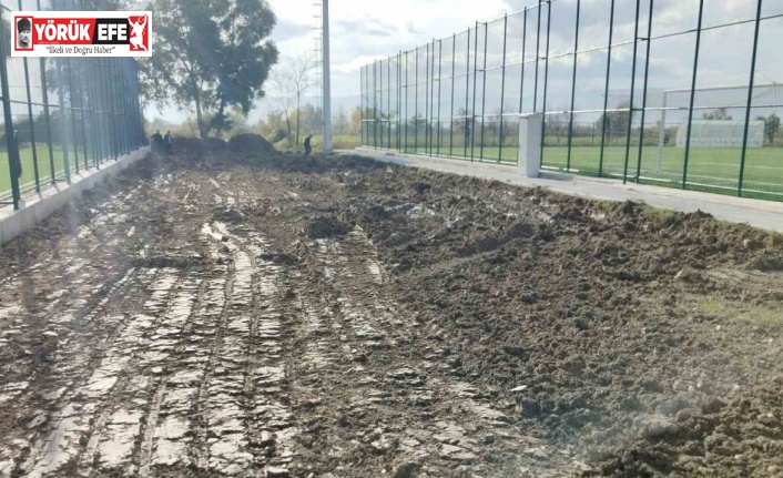 Kardeşköy Futbol Sahası’nda çalışmalar devam ediyor