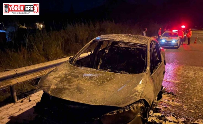 Seyir halindeki otomobil yandı