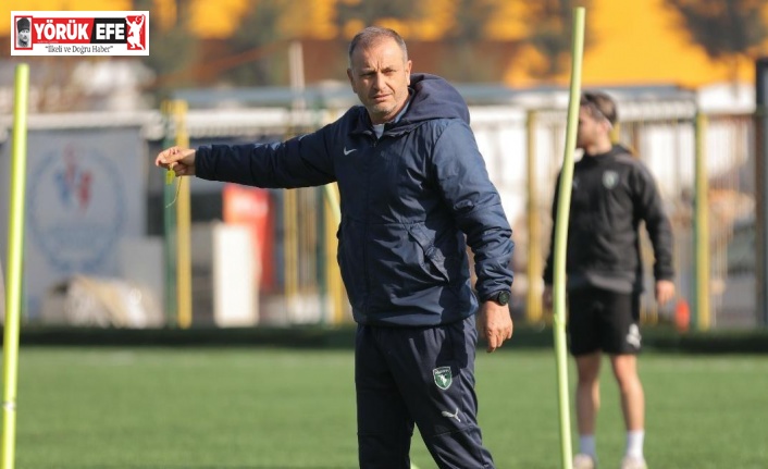 Efeler 09 SFK Teknik Direktörü Kanber: "3 puanı kulüp çalışanlarımıza armağan ediyoruz"