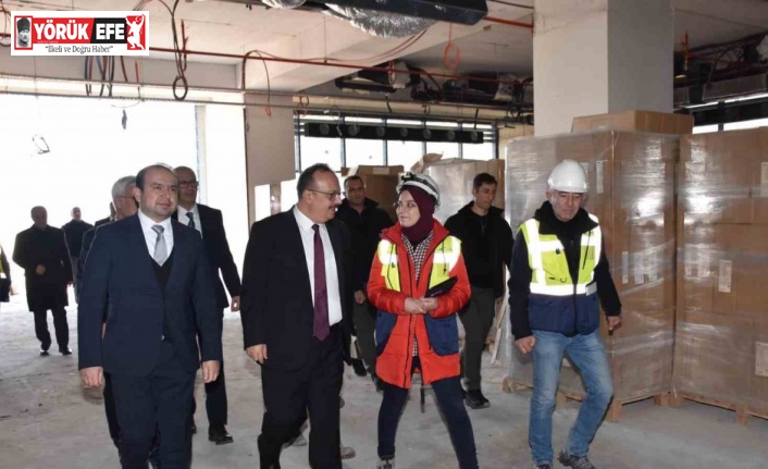 Vali Canbolat, Aydın Şehir Hastanesi’nde incelemelerde bulundu