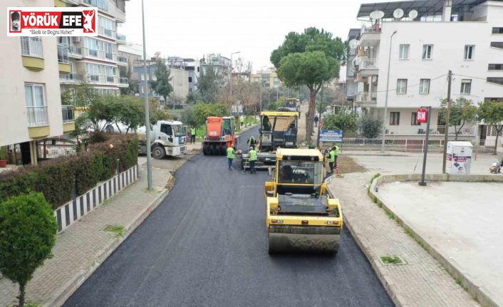 Aydın Büyükşehir Belediyesi Efeler’deki asfalt çalışmalarını sürdürüyor