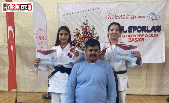 Aydın’ın başarılı kızları Türkiye finaline yükseldi