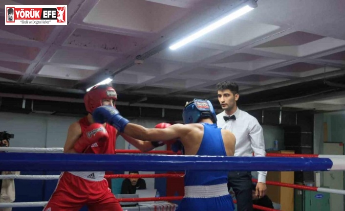 Demir yumruklar madalyalarına kavuştu