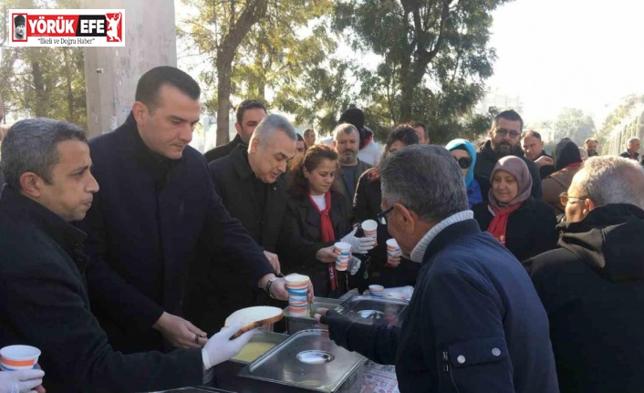 Depremde hayatını kaybedenler adına çorba dağıtıldı