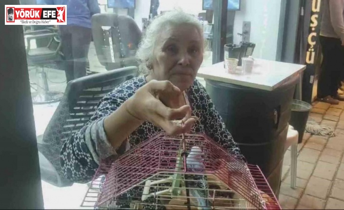 Evi yanan yaşlı kadın, can yoldaşını ölüme terk etmedi