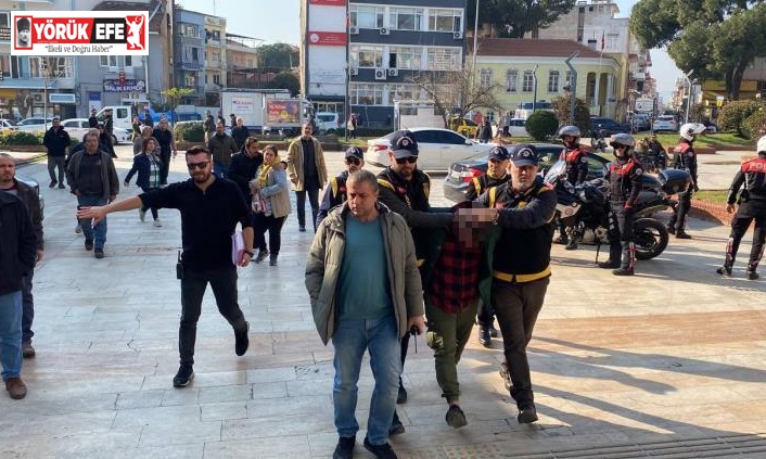 İşlediği cinayet sonrası elleri cebinde çıkmıştı, kelepçeli adliyeye girdi