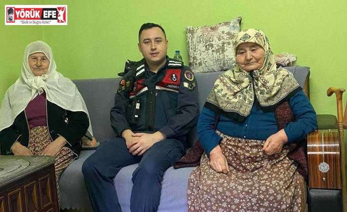Jandarma yaşlı çınarları unutmuyor