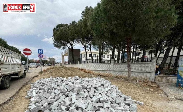 Karacasu İlçe Devlet Hastanesi’nin yolları yapılıyor