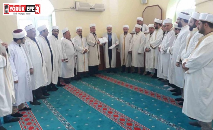 Kursu başarı ile bitiren din görevlilerine belgeleri verildi