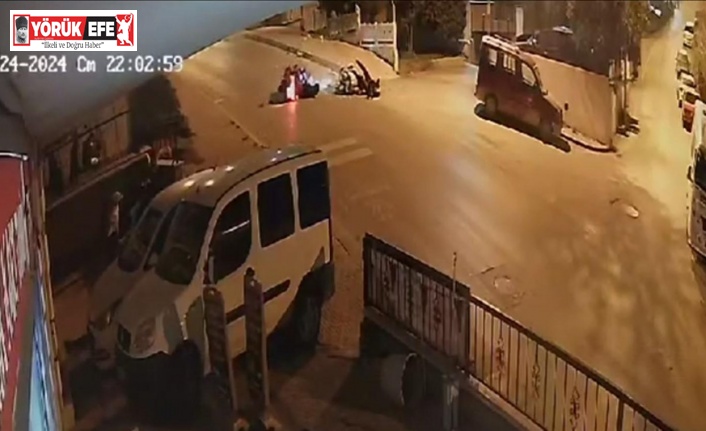Kuşadası’nda 2 motosiklet kafa kafaya çarpıştı... O anlar kamerada