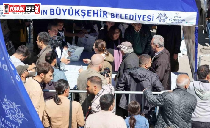 Başkan Çerçioğlu, Efeler Pazar Pazarı’nda on binlerce fideyi vatandaşlarla buluşturdu