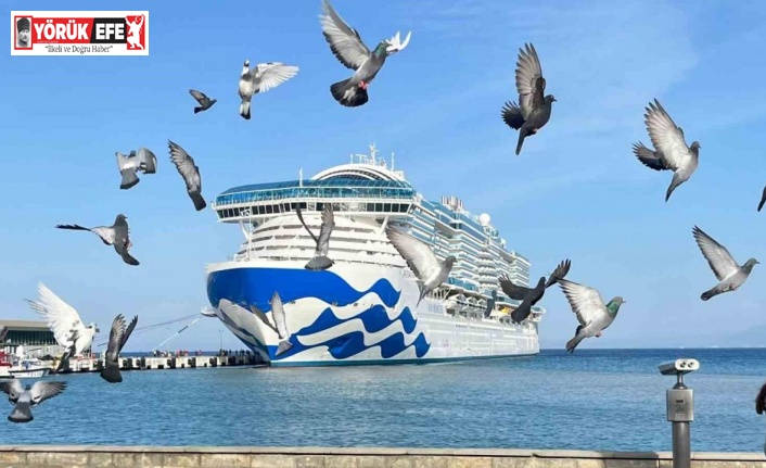 Dünyanın en büyük kruvaziyer gemisi Kuşadası’nda