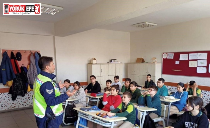 Karacasu’da jandarma ekipleri öğrencileri bilgilendirdi
