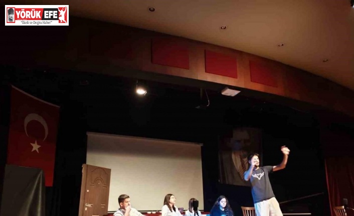 Nazilli’de okulların tiyatro şenliği başladı
