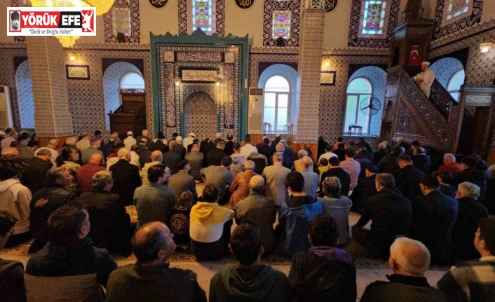 11 ayın sultanı Ramazan, bayram namazıyla uğurlandı