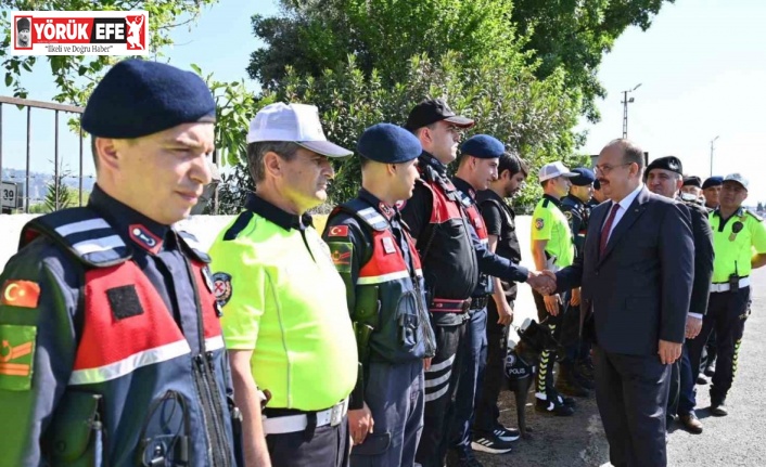 Aydın Valisi Canbolat, emniyet ve jandarma personeliyle bayramlaştı