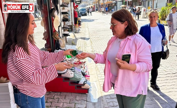 Başkan Gençay, vatandaşlarla bayramlaştı