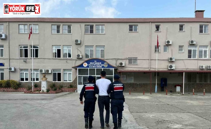 Elbise dolabından hırsız çıktı