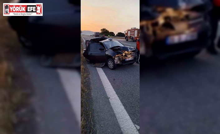 Tırın çarptığı otomobil hurdaya döndü: 1’i ağır 2 yaralı