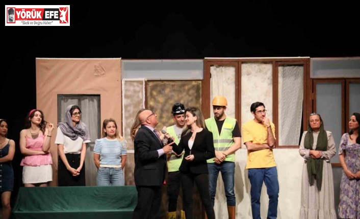 Aydın’da ’Bardakçı Baba’ tiyatroseverleri kahkahaya boğdu