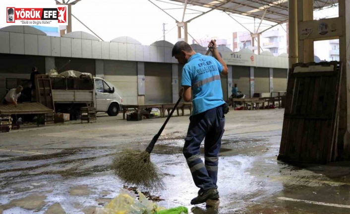 Efeler’in semt pazar alanları temizleniyor