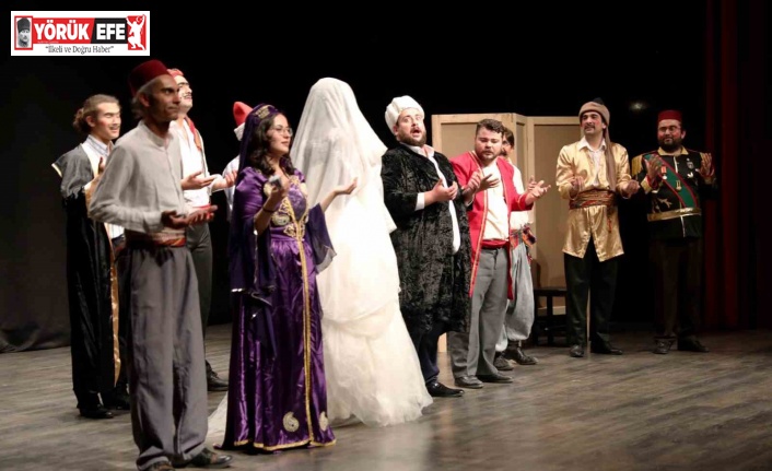 Hamdi’nin İşleri oyunu tiyatroseverler ile buluştu