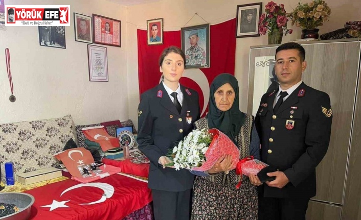 Jandarma şehit annelerini unutmadı