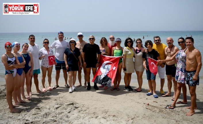 Kuşadası’nda kulaçlar Atatürk’ü anmak için atıldı